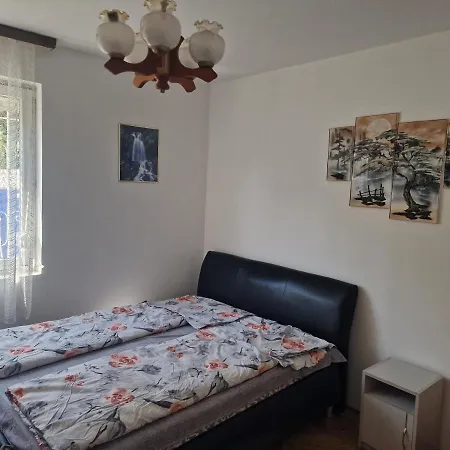 Reginavendeghaz * Balatonmariafurdo